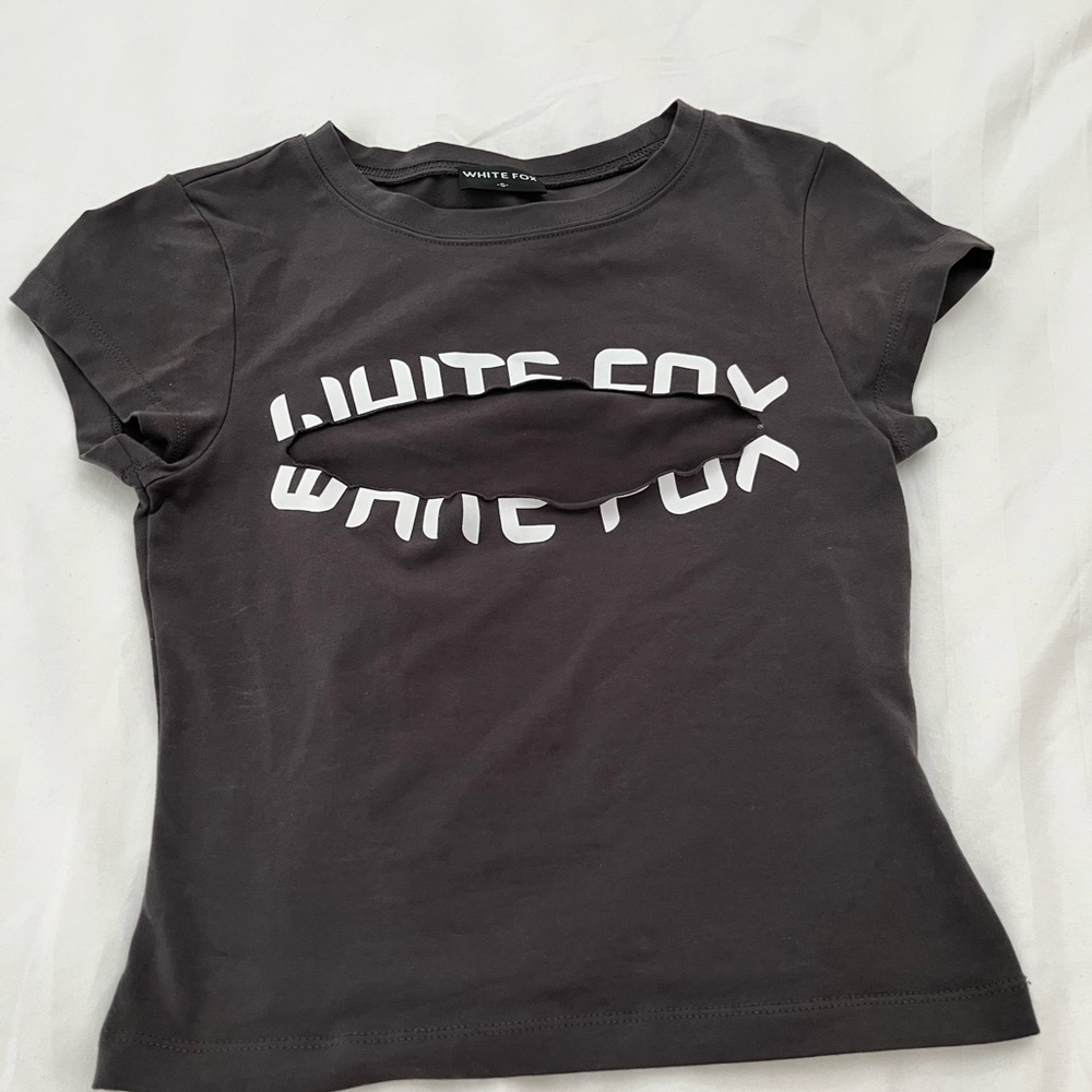 SALE 🔥NWOT White Fox Tee🔥